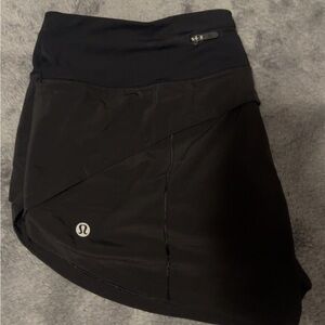 lululemon 2.5" low rise speed ups size